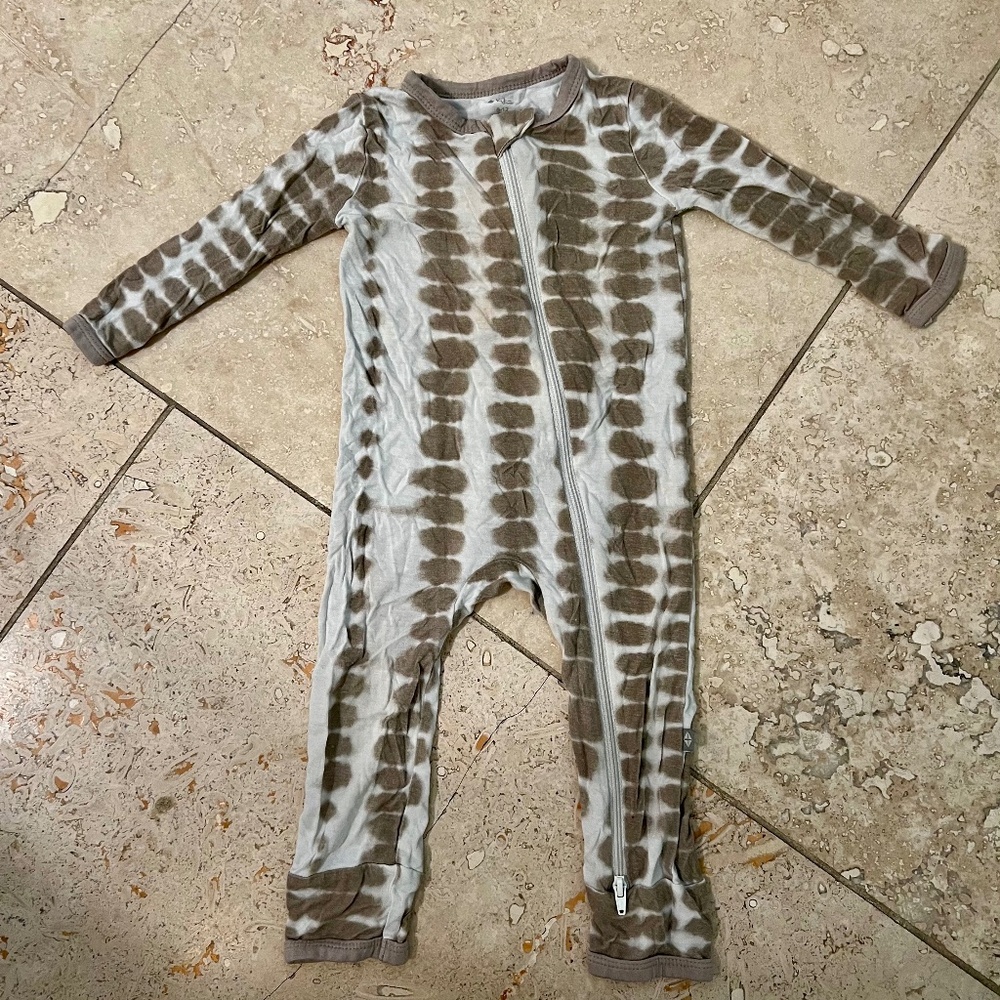 Kyte Baby khaki Rip Tide Romper, size 6-12mo